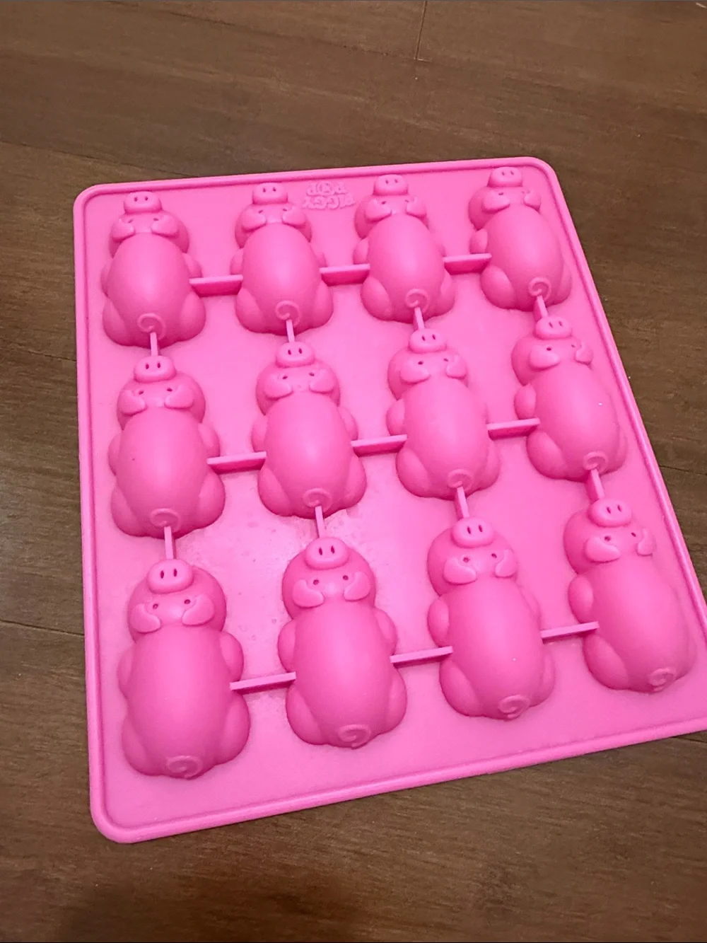 As Seen On TV Piggy Pop Silicone Baking Mold - Bright Pink